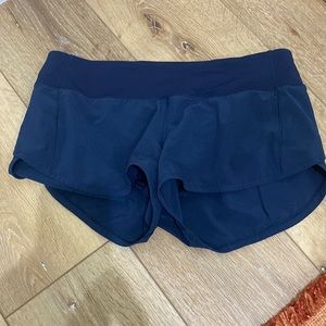 Lululemon speed up 2.5 in low rise size 6